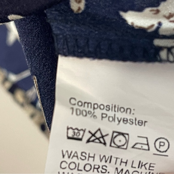 Blue Floral Short Sleeved Blouse - Picture 6 of 7